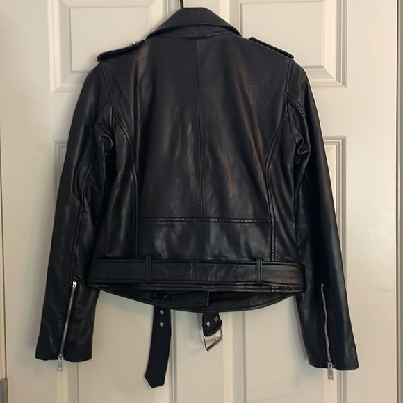 *NEW* Stradivarius Leather Biker Jacket: Never worn. 100% Leather - Picture 6 of 9
